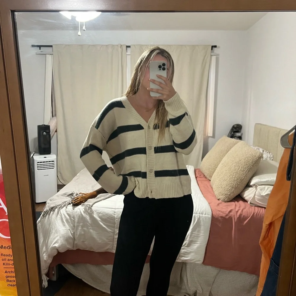 SPLENDID cardigan - Picture 11 of 15